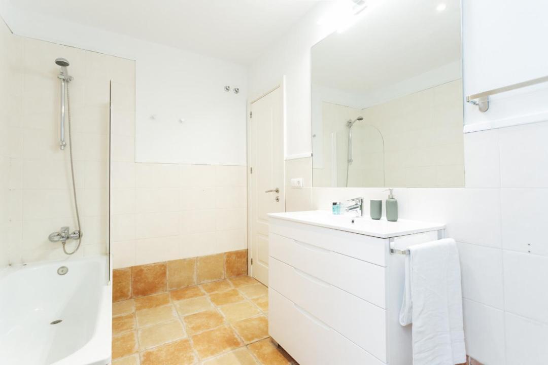 Minty Stay 3Bd Apartment - Triana Sevilha Exterior foto