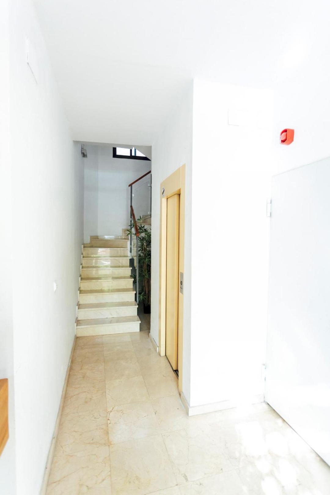 Minty Stay 3Bd Apartment - Triana Sevilha Exterior foto